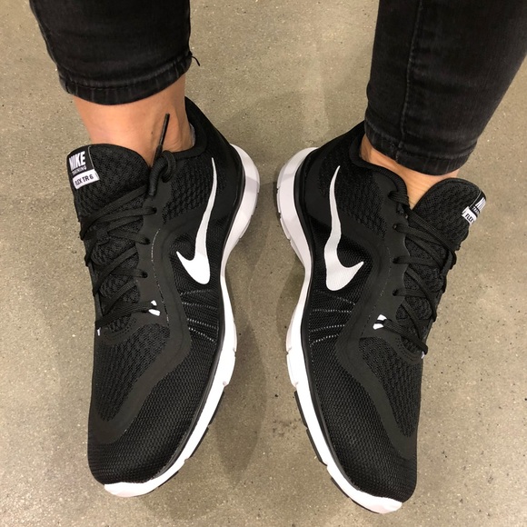 🎼Classic Black & white🎼New in a box - Picture 4 of 6